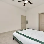 Luxury Designed Bedrooms Med Center By Nrg Stadium